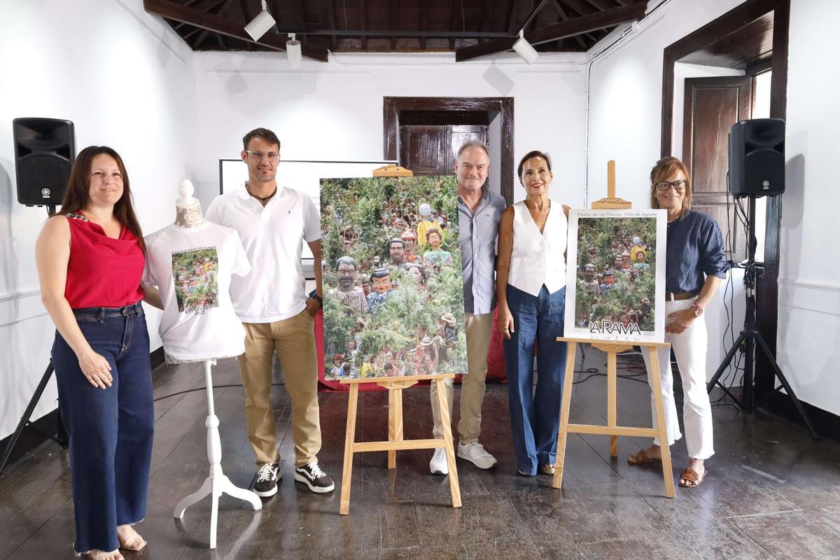 De izquiera a derecha, Lisandra Henríquez, Ramón Cruz, Ignacio González, María del Carmen del Rosario y Quionia Rosario.