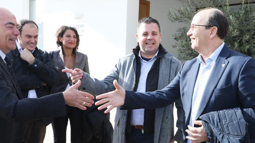 Vicente Bufí, Xicu Ferrer y José Castro, antes del partido del miércoles en Formentera.