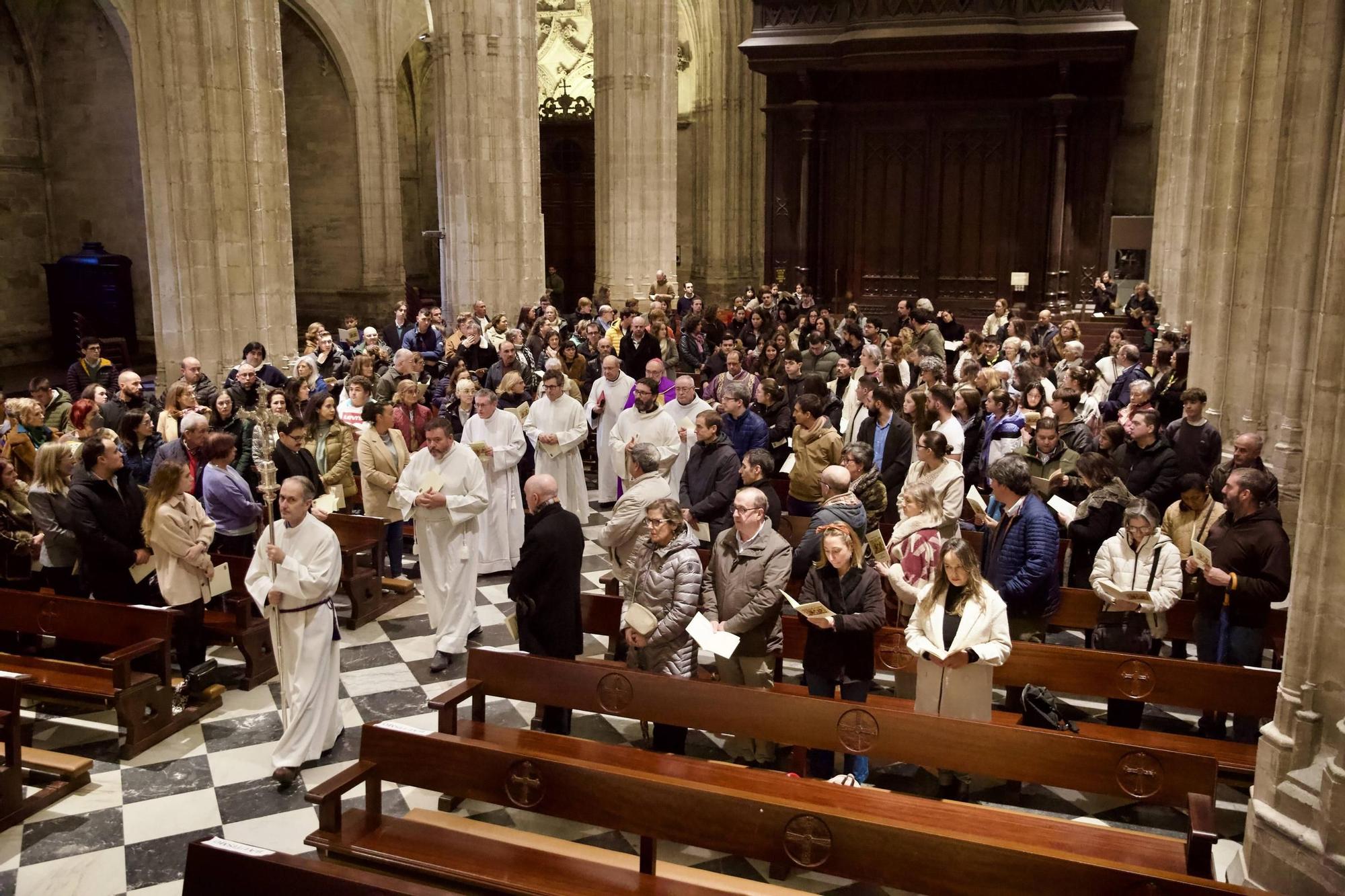 En imágenes: Rito de admisión al catecumenado de adultos en la catedral de Oviedo