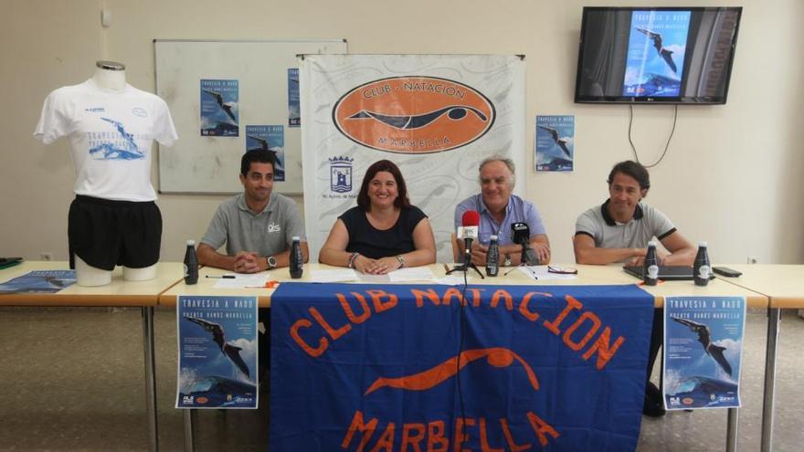 La I Travesía a Nado de Puerto Banús a Marbella opta a convertirse en una prueba nacional