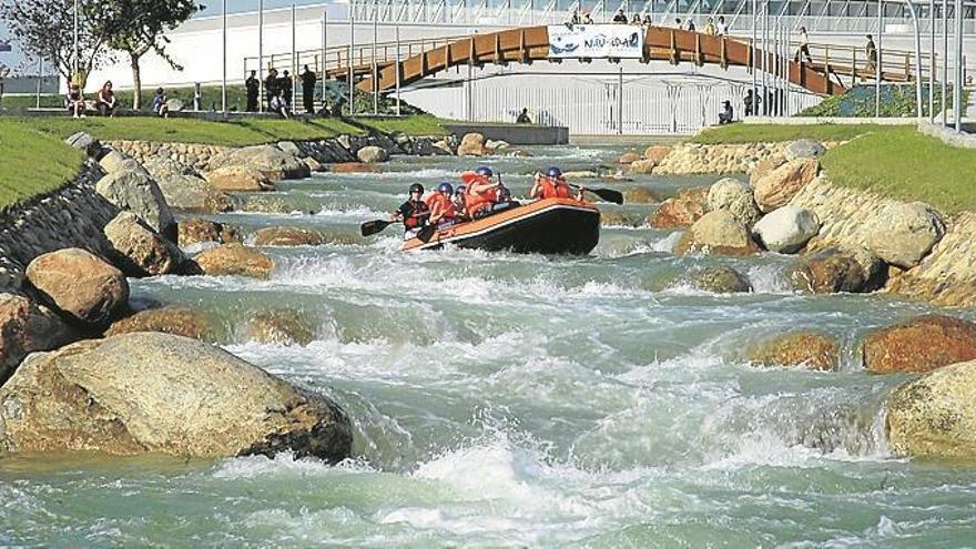 El ayuntamiento pide a la empresa constructora la reparación del Canal de Aguas Bravas