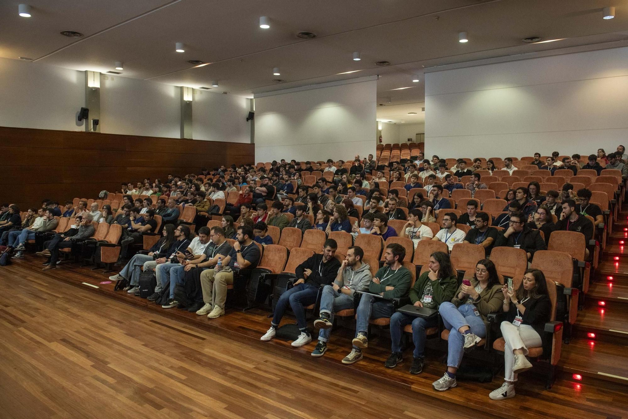 El ‘Hackaton’ más importante de Galicia reúne a 160 estudiantes en la Facultad de Informática de A Coruña