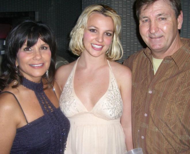 Britney Spears con su madre Lynne y su padre Jamie en Las Vegas en el año 2006