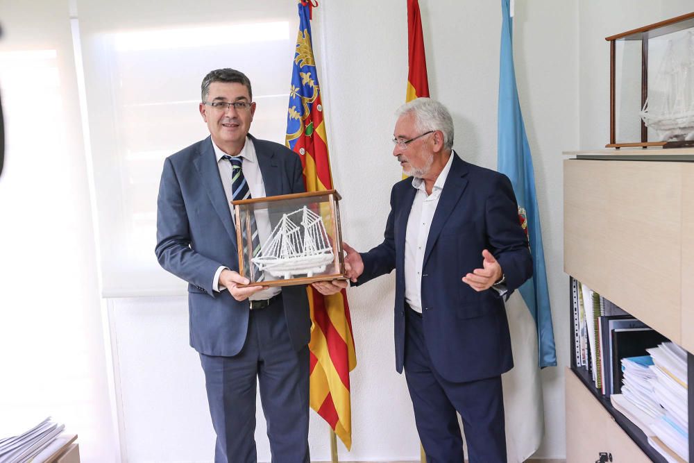 Visita del presidente de las Cortes Valencianas, Enric Morera, al Ayuntamiento de Torrevieja