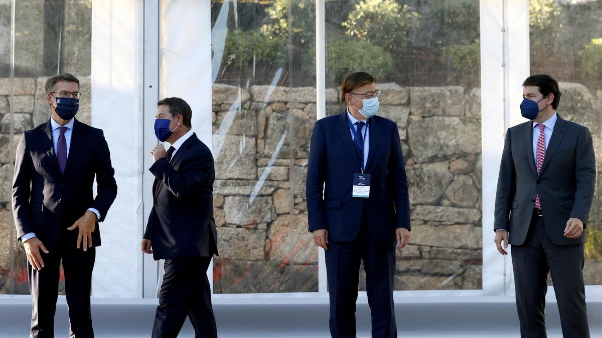 Los presidentes de Galicia, Castilla-La Mancha, Comunidad Valenciana y Castilla y León en el Foro de La Toja.