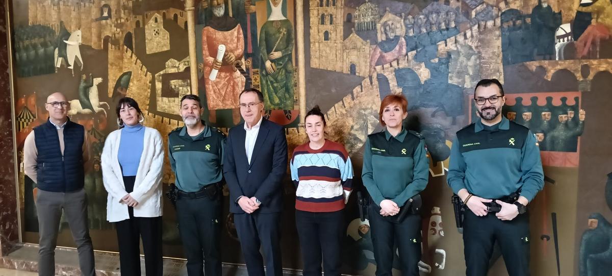 La subdelegación del gobierno se reúne con la alcaldesa de Arcenillas