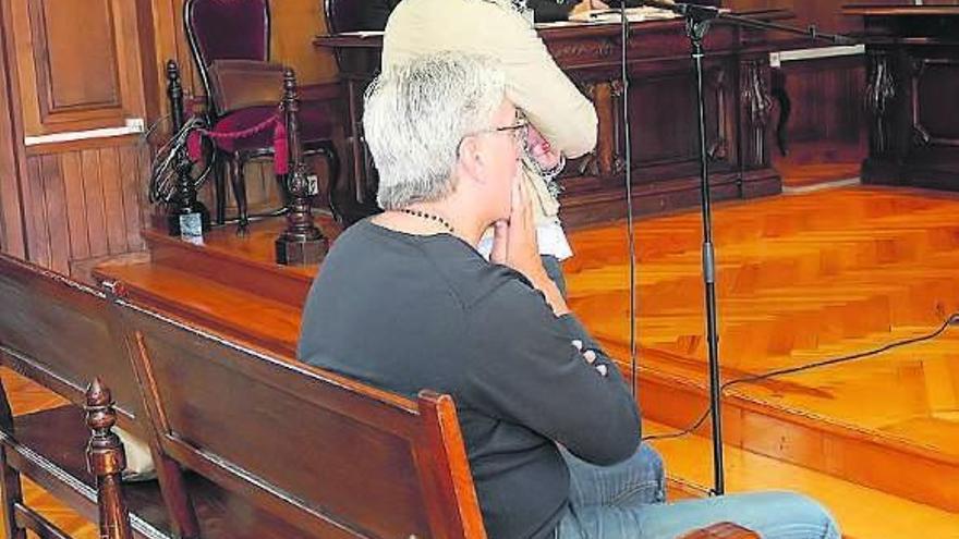 La pareja absuelta, ayer, en el juicio. / rafa vázquez