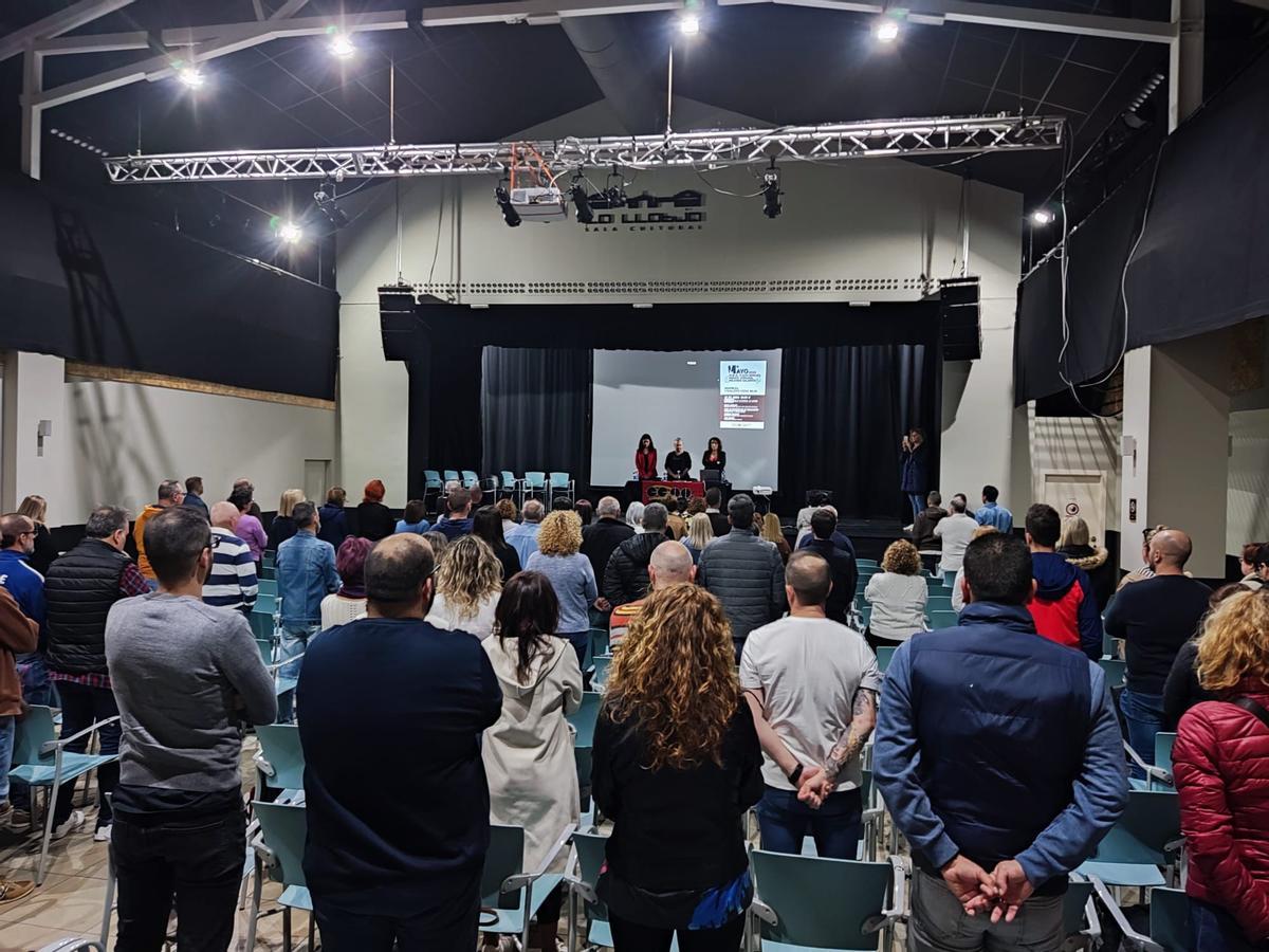 Minuto de silencio en el acto de CC OO por las personas fallecidas en accidente de trabajo