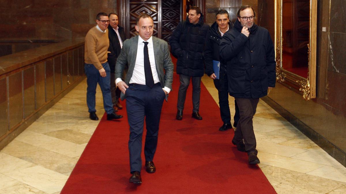 Lapetra y Sainz de Varanda, tras una reunión en el Ayuntamiento de Zaragoza.