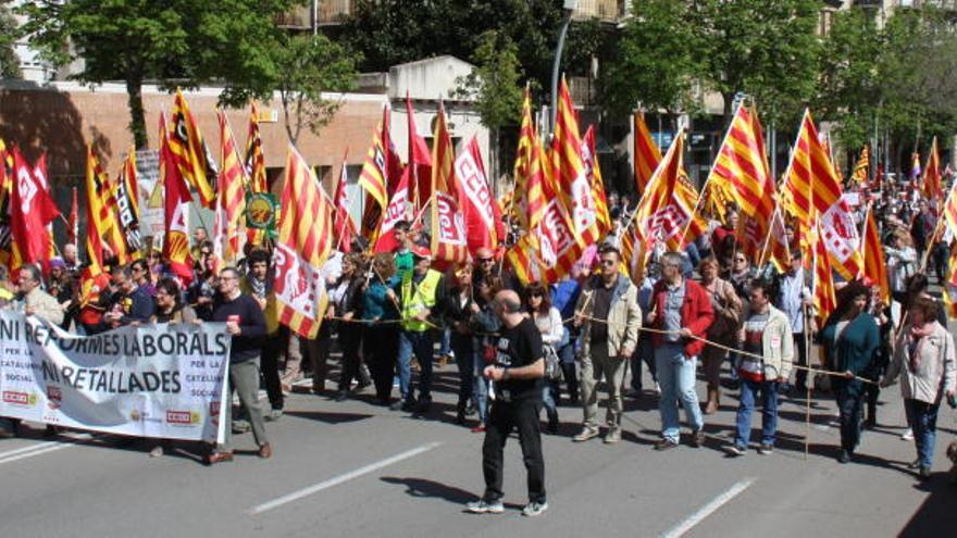 Uns 200 gironins surten al carrer per reclamar l&#039;aturada de les retallades