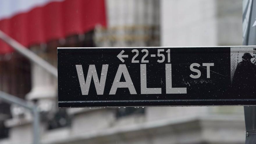 Wall Street recupera el pulso tras el &#039;lunes negro&#039;