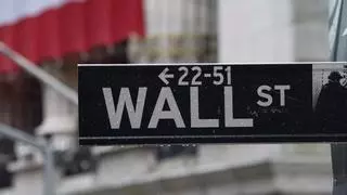Wall Street recupera el pulso tras el 'lunes negro'