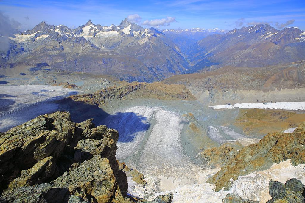 Las imponentes montañas que separan Suiza e Italia