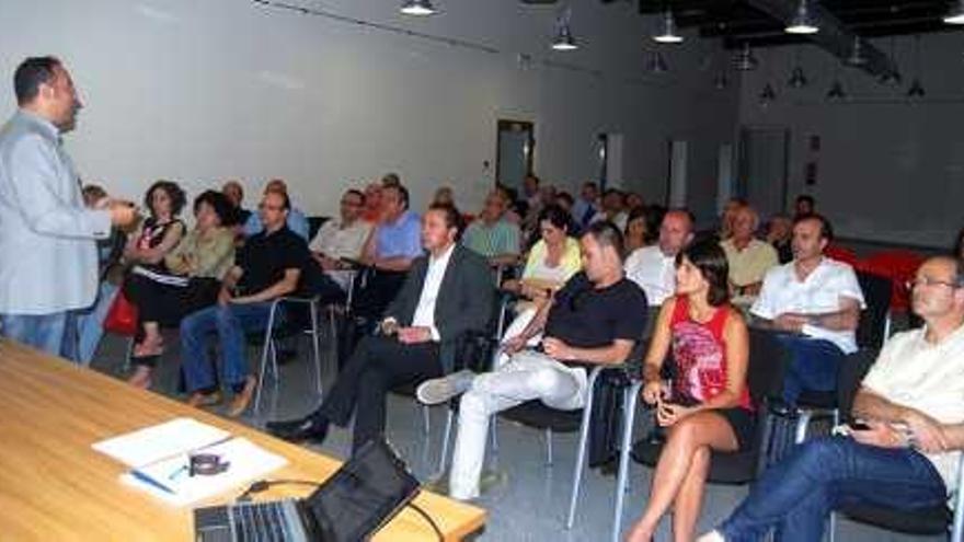 Reunión previa para la constitución del Consejo.