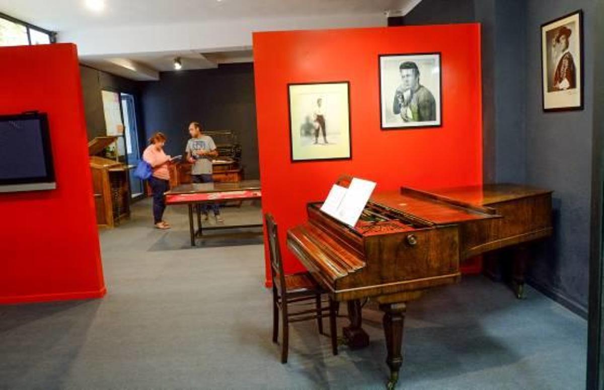 El presidente de Mosaico, Tomás Palau, en el Museo Etnológico.