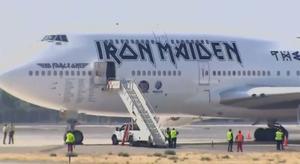 Imatges de l’avió sinistrat a l’aeroport xilè Arturo Merino Benítez, a la regió de Valparaíso. 
