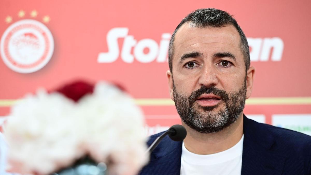 Martinez dejó de ser entrenador del Olympiacos