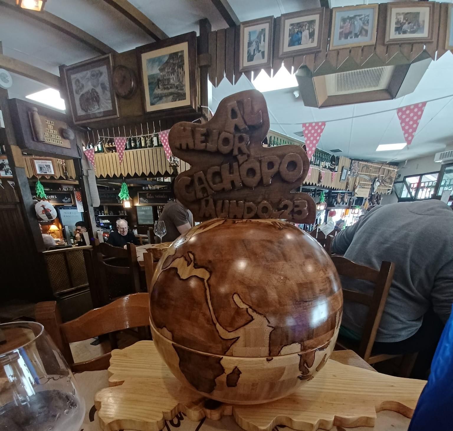 El Mejor Cachopo del Mundo arrasa en Siero: peregrinaje hasta la Pola para comprobar cómo sabe el campeón de 2023
