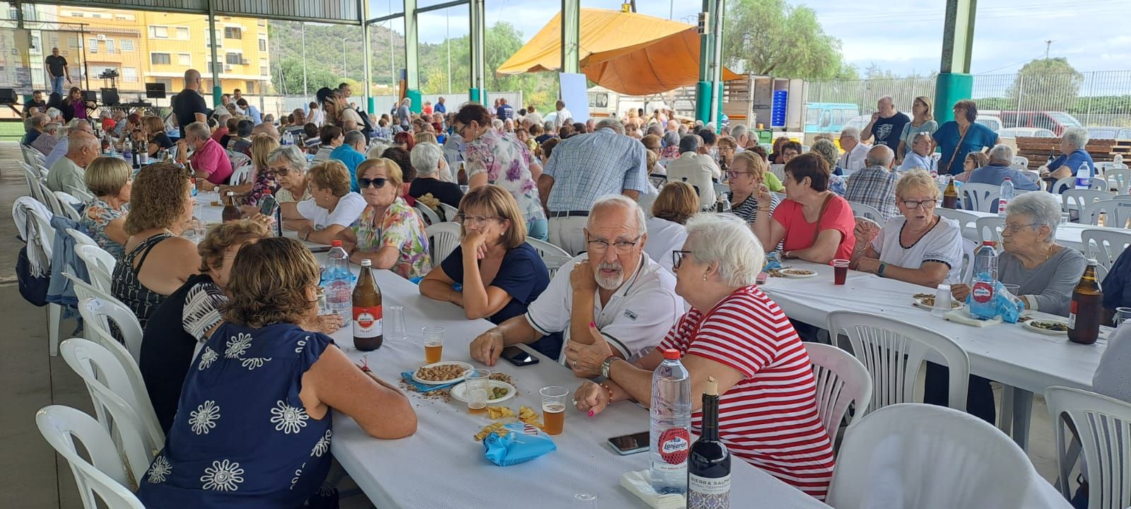 Paella de la Gent Gran en las fiestas de Tavernes de la Valldigna