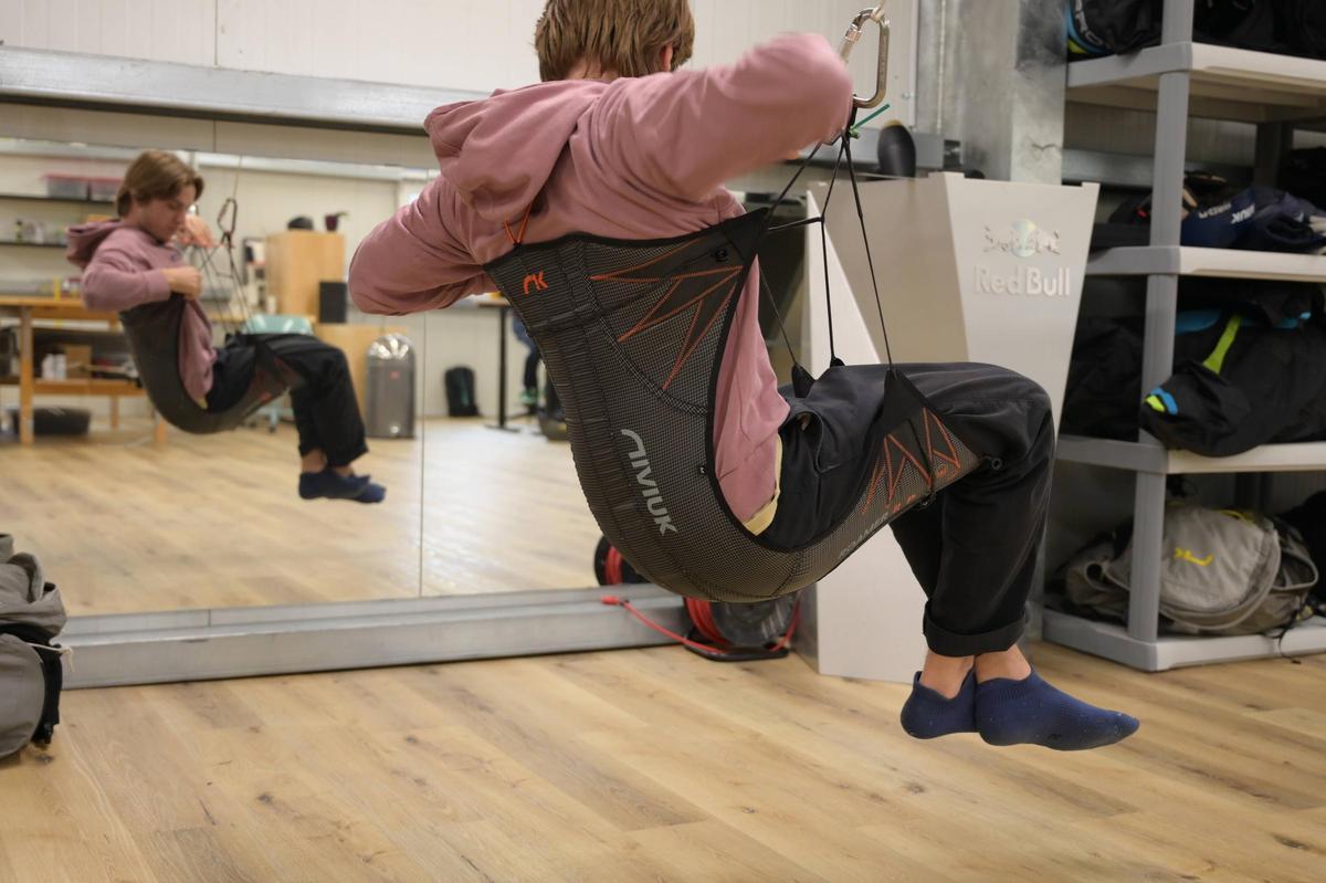 La prova d’un arnés de parapent.