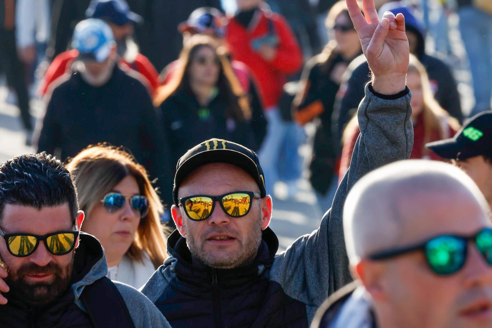 Más de 80.000 personas en Cheste para ver la hazaña de 'Martinator'