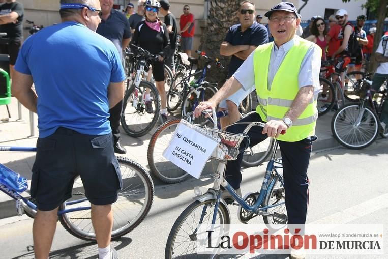 Concentración por la seguridad de los ciclistas