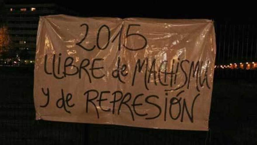 Pancarta por la que fueron multadas en 2015.