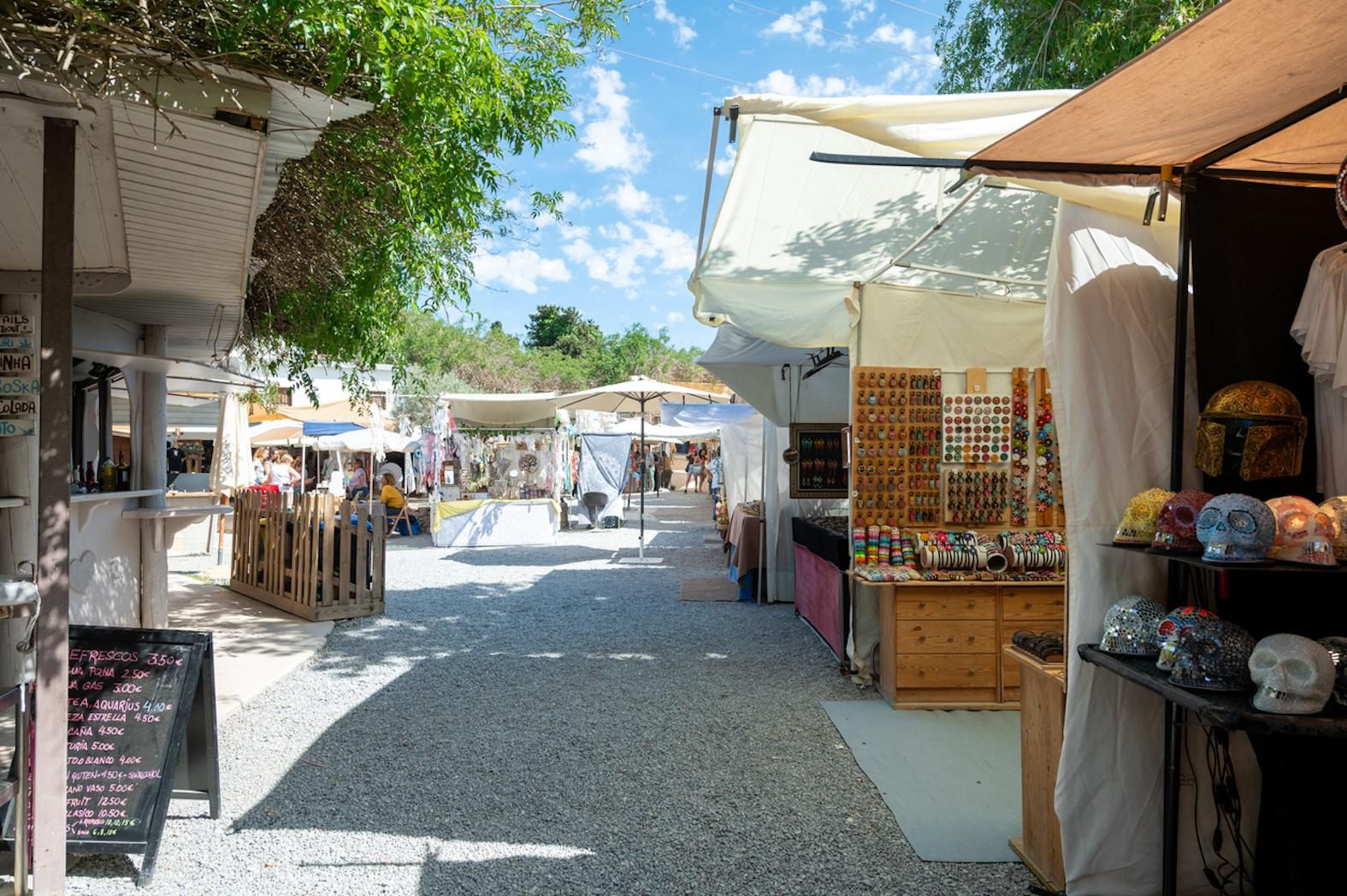 El Mercadillo de las Dalias, uno de los más famosos en el norte de Ibiza