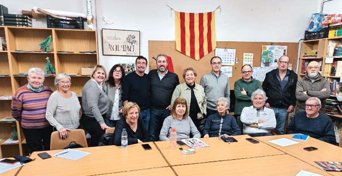 Imatge de la trobada a l'entitat veïnal