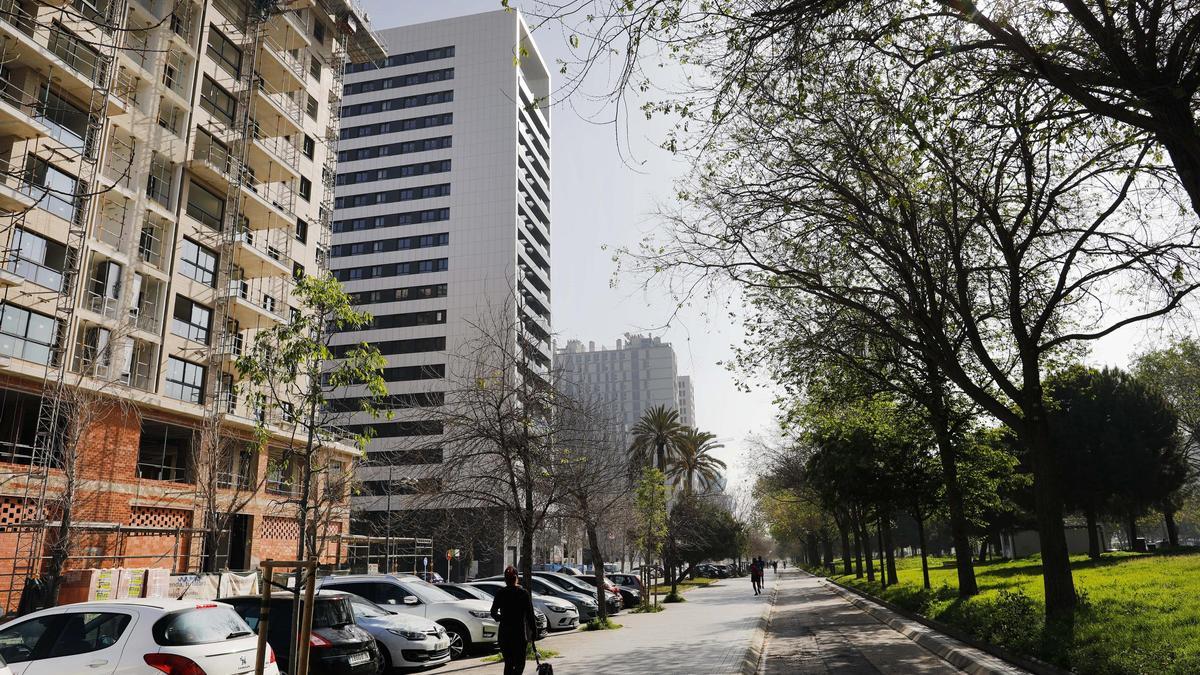 Imatge d’arxiu d’un bloc de finques a la ciutat de València.