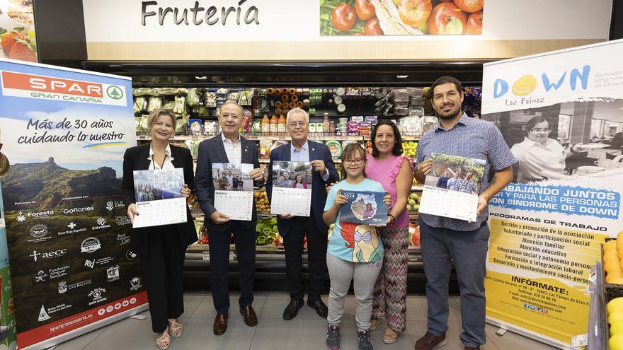 Spar Gran Canaria apoya la Asociación Síndrome de Down Las Palmas con la venta de su calendario solidario