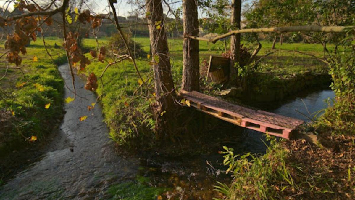 El río Eifonso a su paso por la parroquia de Beade.   | // GUILLE OGATO