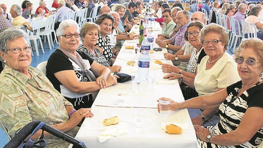 Benicàssim homenajea a los mayores de 80 años