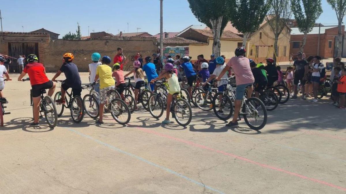 Salida de una carrera de bicicletas para los niños. | Cedida