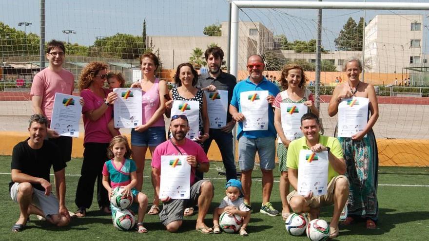 Fiesta solidaria en el polideportivo