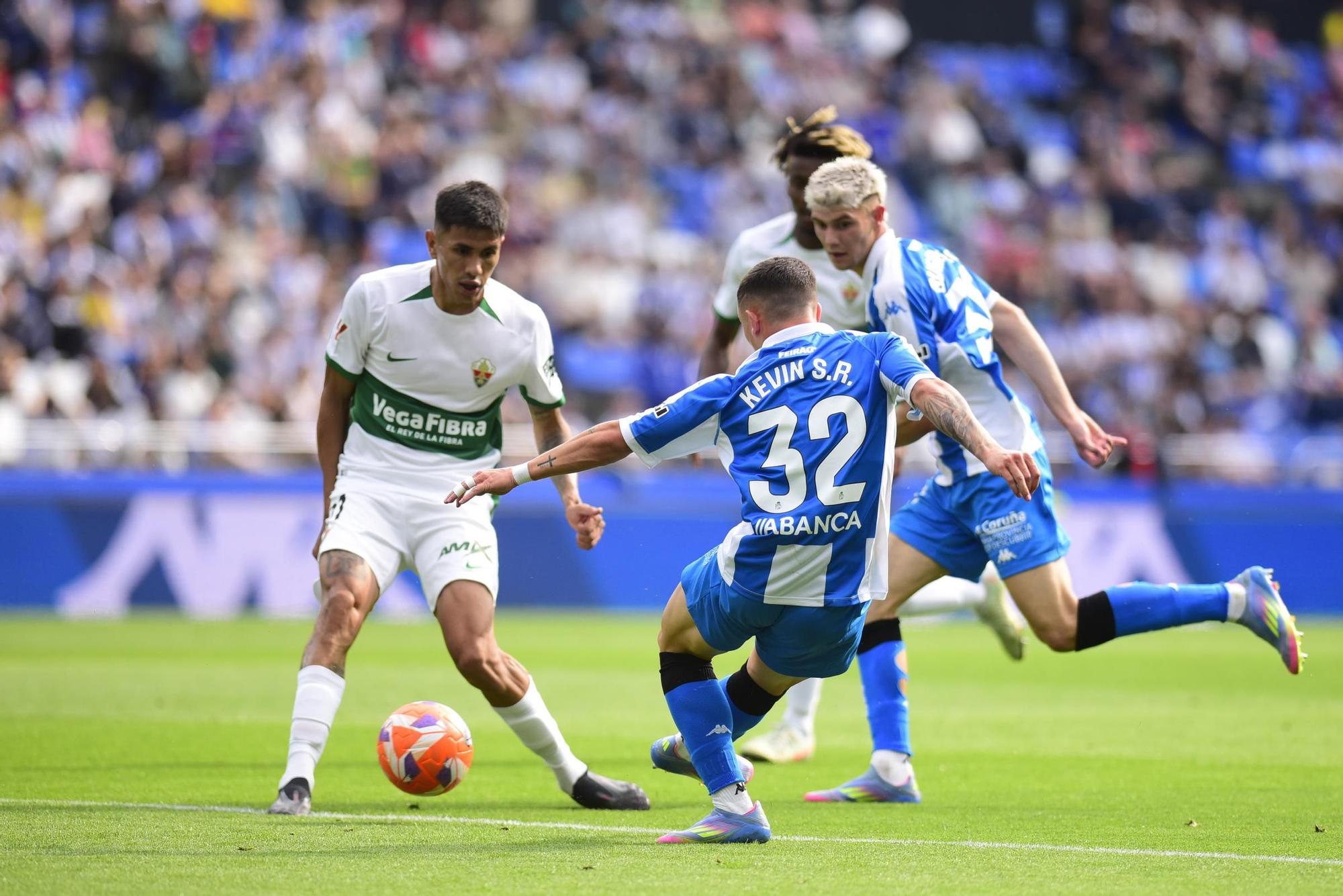 El Dépor cae goleado (0-4) por el Elche para cerrar la temporada 2025-25 en Riazor