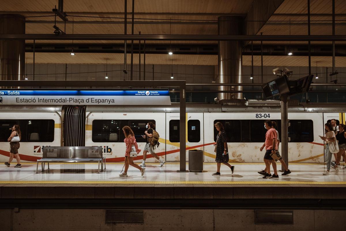 La gratuidad del transporte en Balears «trajo más presión sobre lo que ya estaba tensionado», advierten desde el comité de empresa de SFM.
