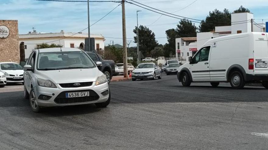 Los vecinos de Sant Rafel dicen al alcalde que sus medidas para reducir el tráfico «no funcionan»