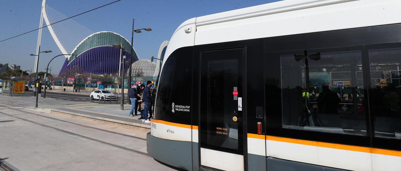 Un jove de 27 anys ha sigut atropellat hui pel tramvia a València