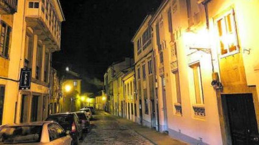 Alumeado nocturno na compostelana rúa dos Loureiros /concello de santiago