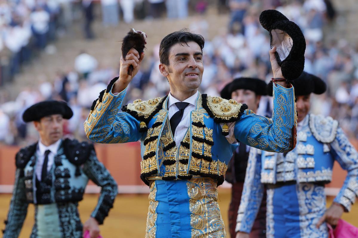 SEVILLA, 15/04/2026.- El diestro Miguel Ángel Perera tras cortar una oreja durante el festejo de la Feria de Abril celebrado este miércoles en La Maestranza con reses de Santiago Domecq. EFE/ José Manuel Vidal