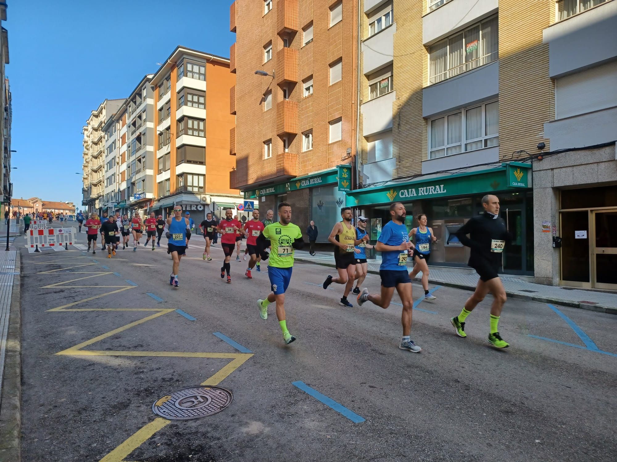 Todas las imágenes de la  XXXIII Media Maratón de Siero: así fue la gran prueba con salida en la Pola