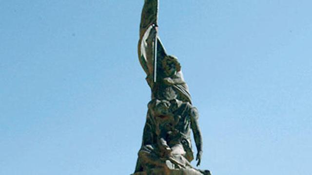 Monumento en honor al rey Jaime III en Llucmajor.