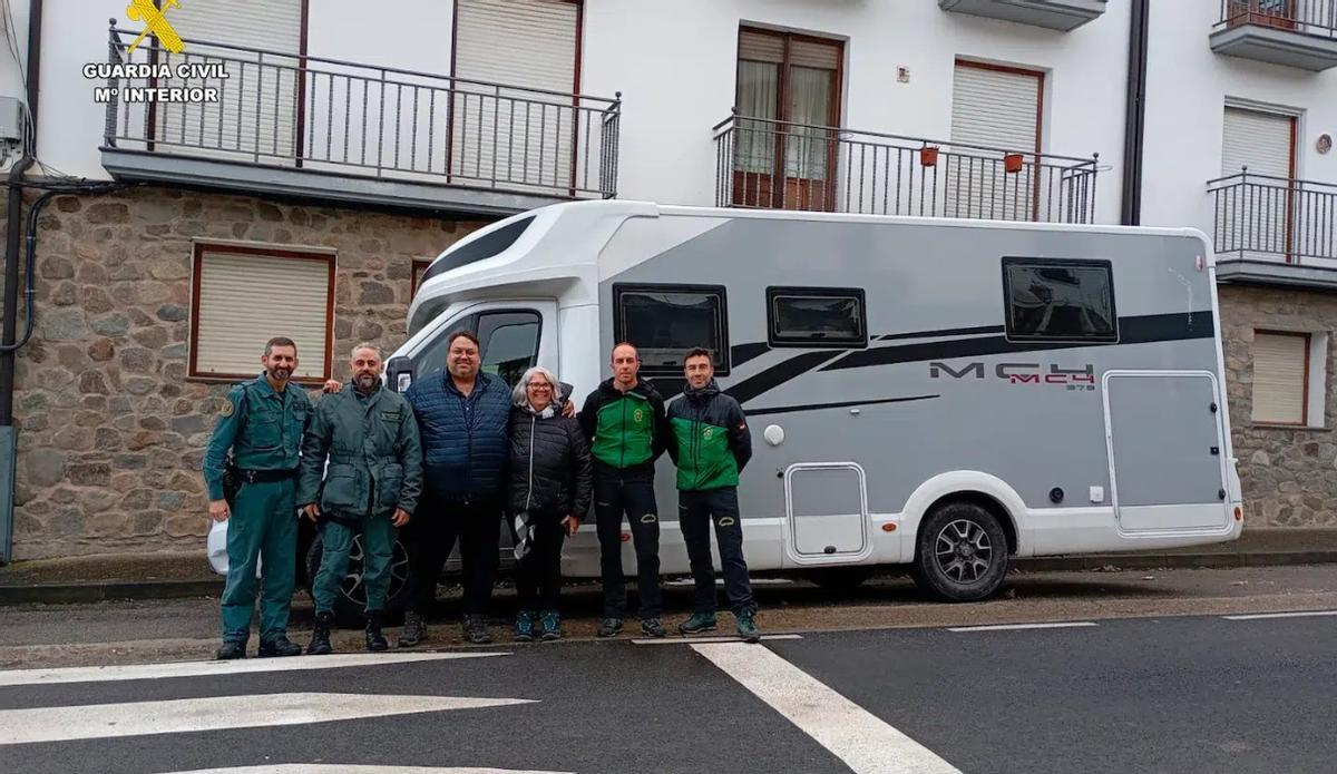 Pareja rescatada por agentes de la Guardia Civil