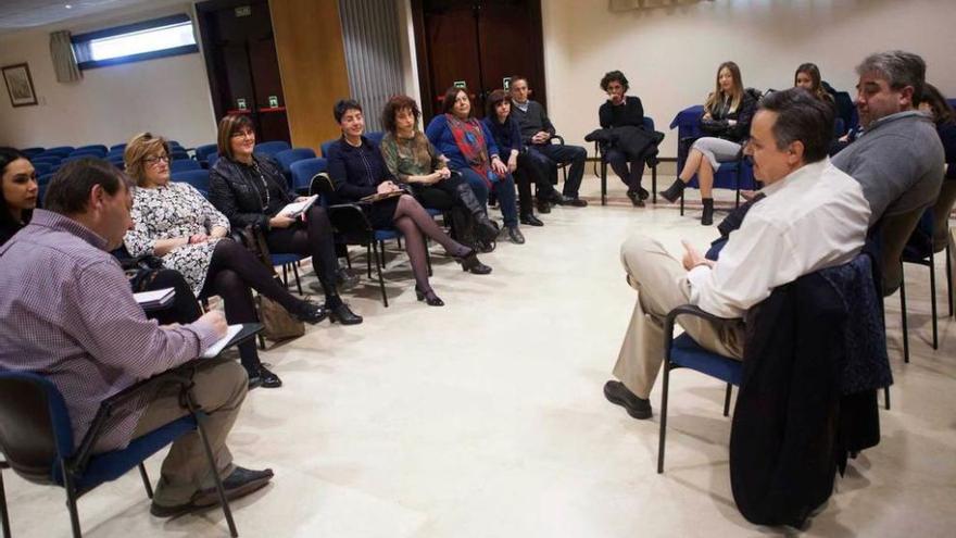 Titulares de pequeños comercios en Oviedo, Llanera y Siero, ayer en la asamblea anual de Commercia.