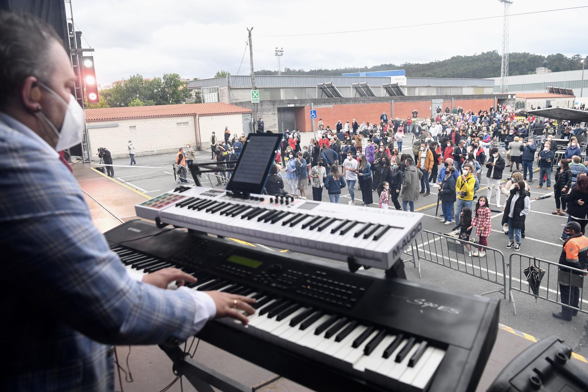 La verbena retoma el ritmo en Arteixo