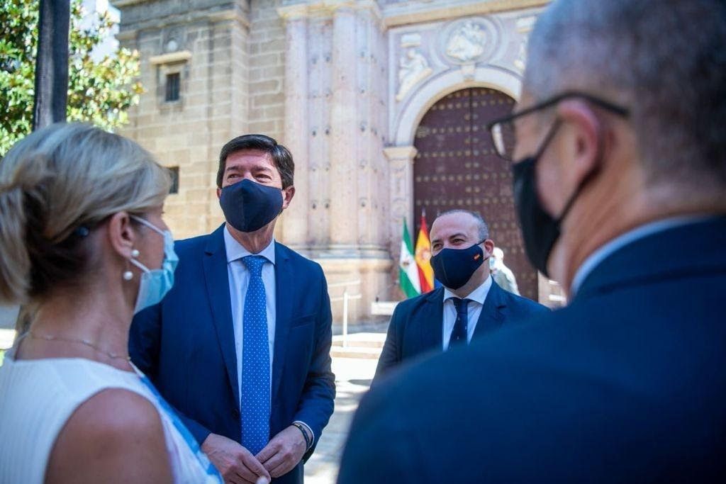 Las imágenes del acto institucional en el Parlamento andaluz con motivo del 28-F