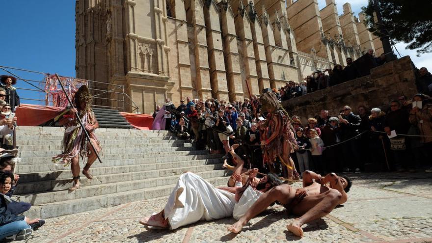 La devoción del Via Crucis de Llorenç Moyà regresa a la Seu