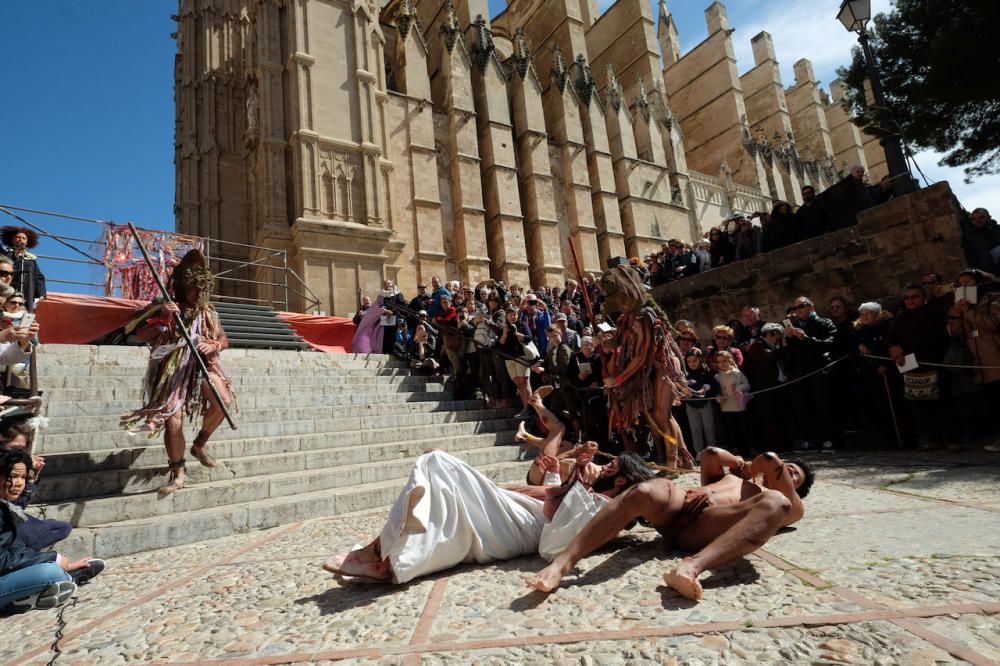 La devoción del Via Crucis de Llorenç Moyà regresa a la Seu