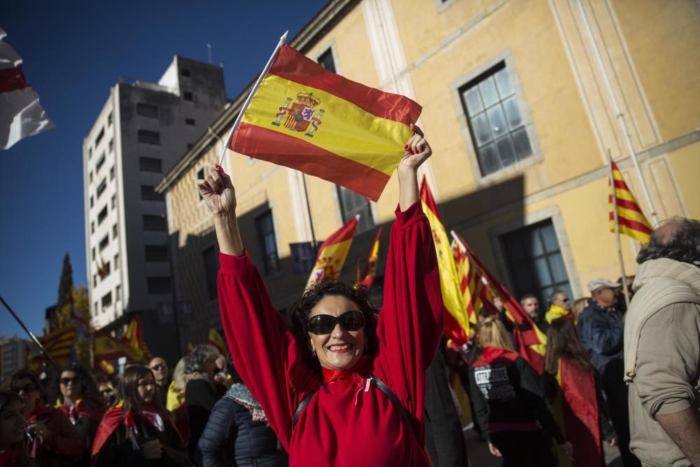 Unes 2.000 persones es manifesten a Girona per la unitat d'Espanya